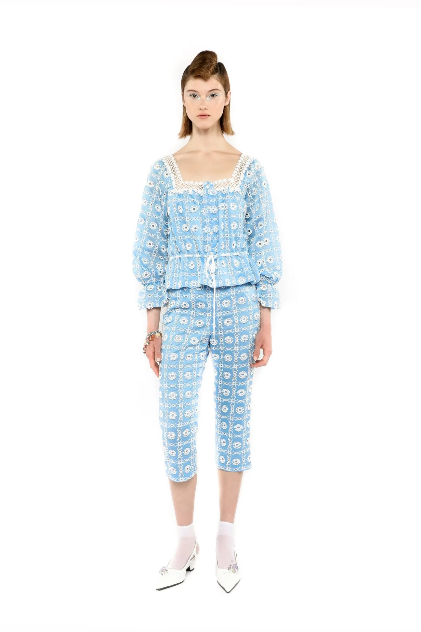 Lattice Lace Embroidery Capri Pants