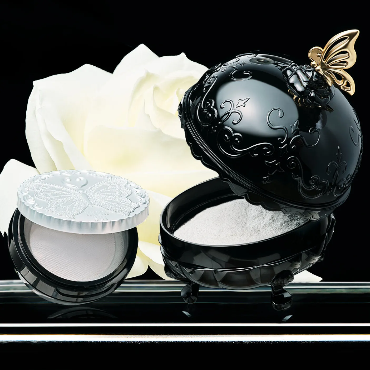 New: Anna Sui Brightening Loose Face Powder Mini Compact Set