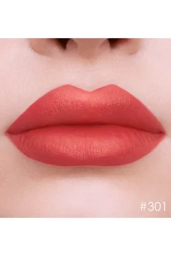 New: Anna Sui Everlasting Rouge
